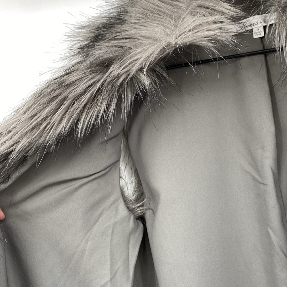 Lovers + Friends Gray Faux Fur Vest Women’s Small Camille Revolve Open‎ Front - Picture 5 of 13